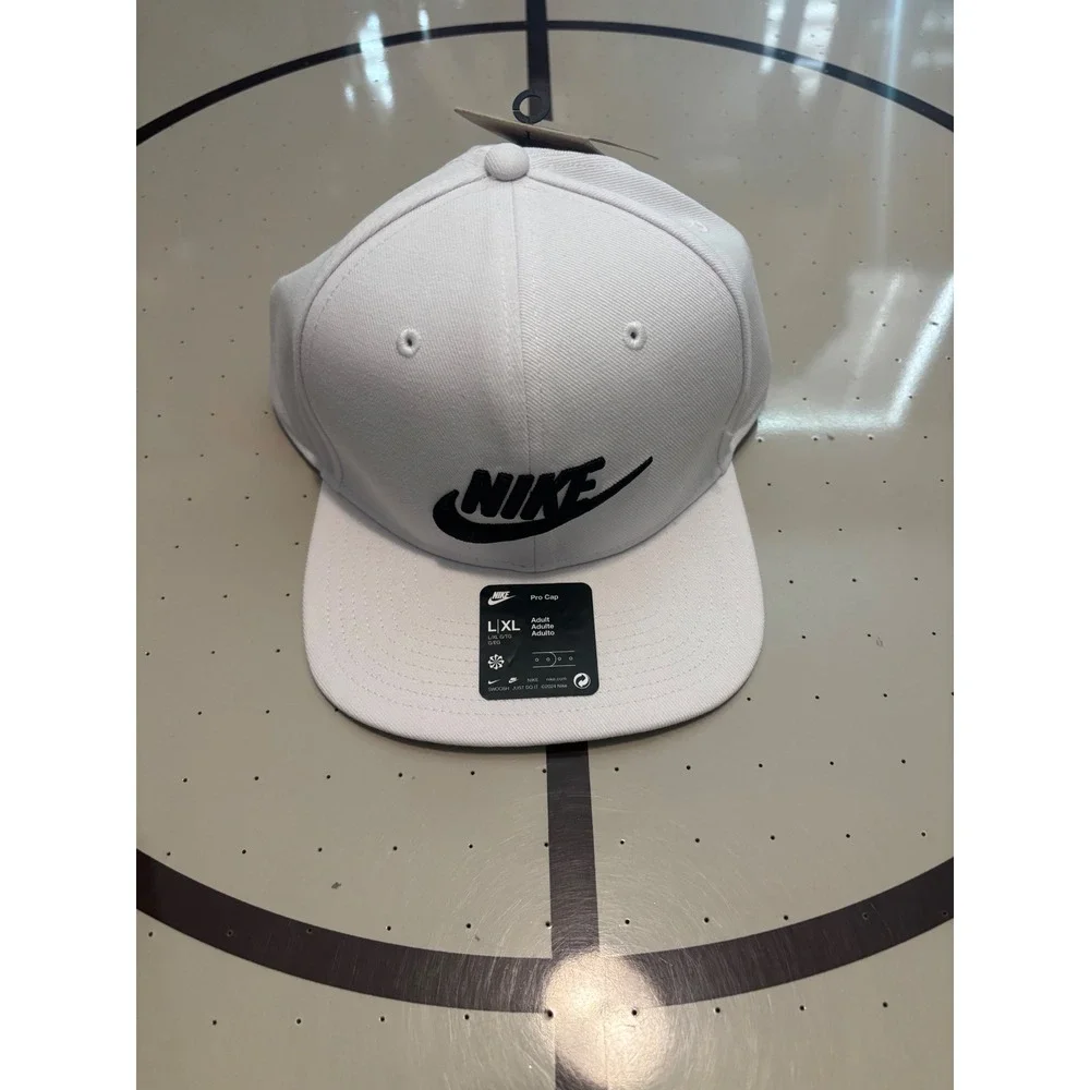 Nike Pro Cap Dri-FIT Flat Brim Snapback Hat White Black FB5380-100 L/XL